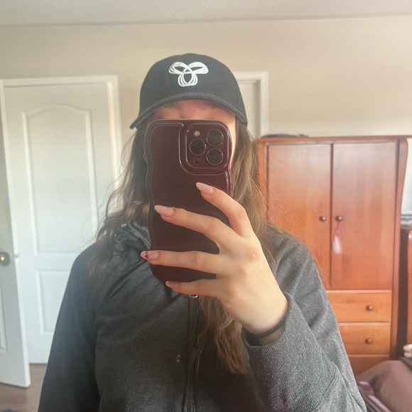 aritzia tna hat black and white - Picture 3 of 3